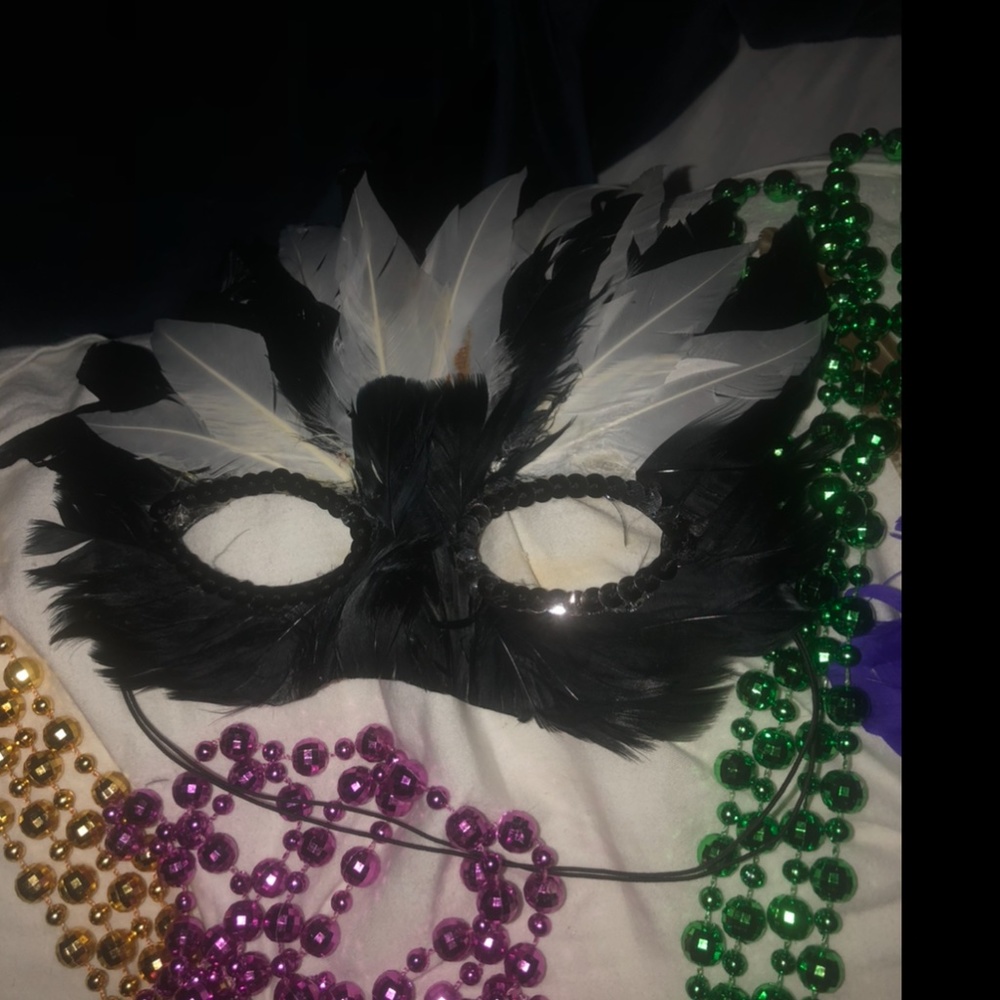 Costume - Picture 2 of 4